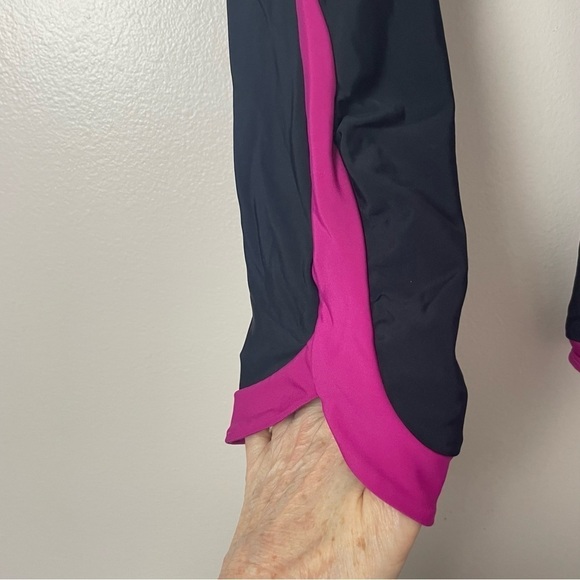 Under Armour Cropped Leggings – Pink & Black Size: Small - Picture 2 of 8
